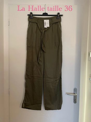 Pantalon taille haute jambe large kaki bande doré avec ceinture neuf La Halle taille 36