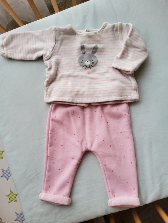 Ensemble jogging 3 mois - photo numéro 2