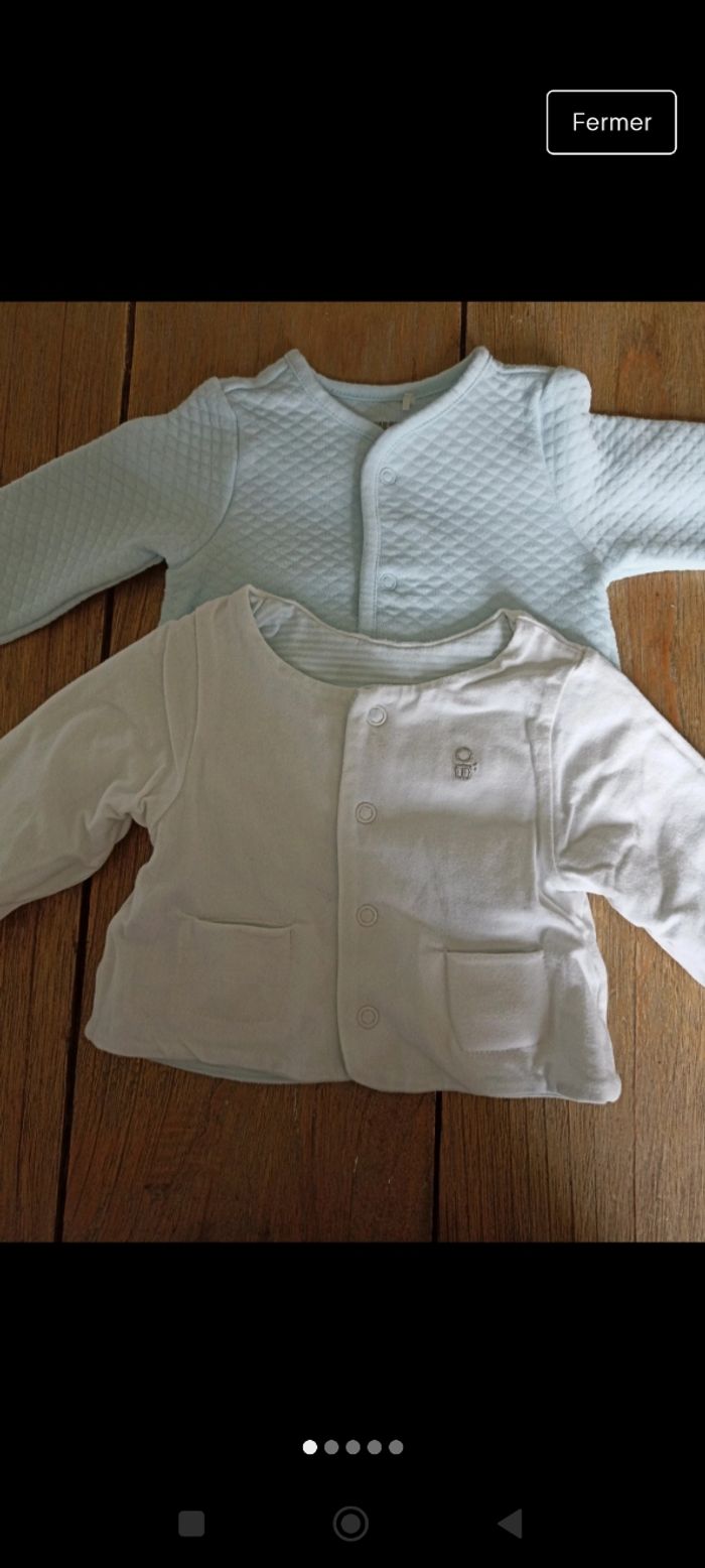Lot de 2 gilets 1 mois