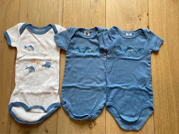 Lot de bodies manches courtes petit bateau 6 mois