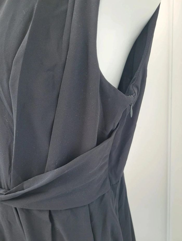 Jolie robe Minimal taille 44 - photo numéro 2