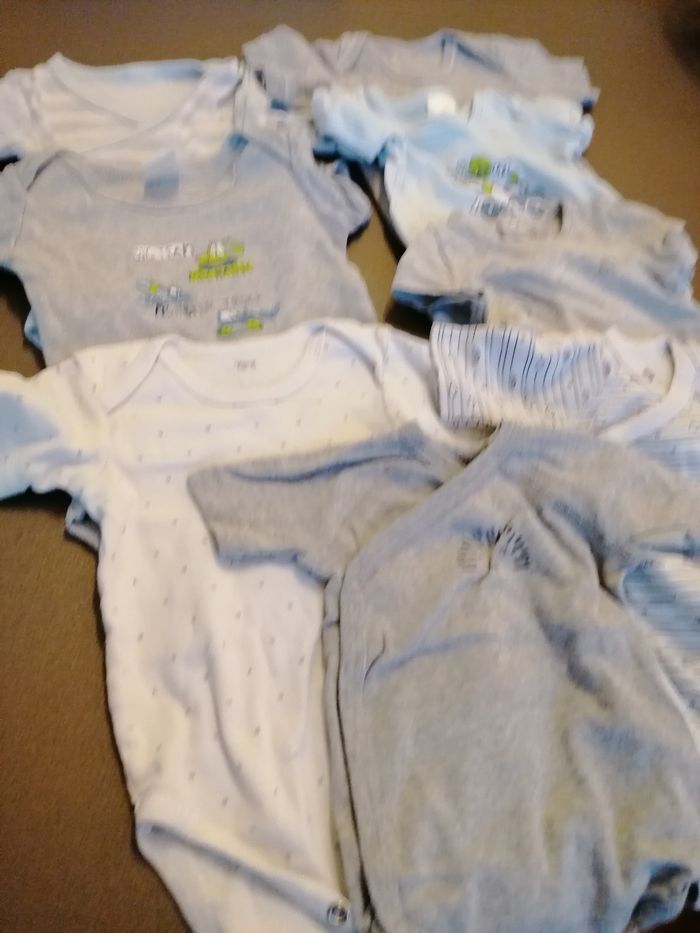 Bodies 6 mois - photo numéro 2