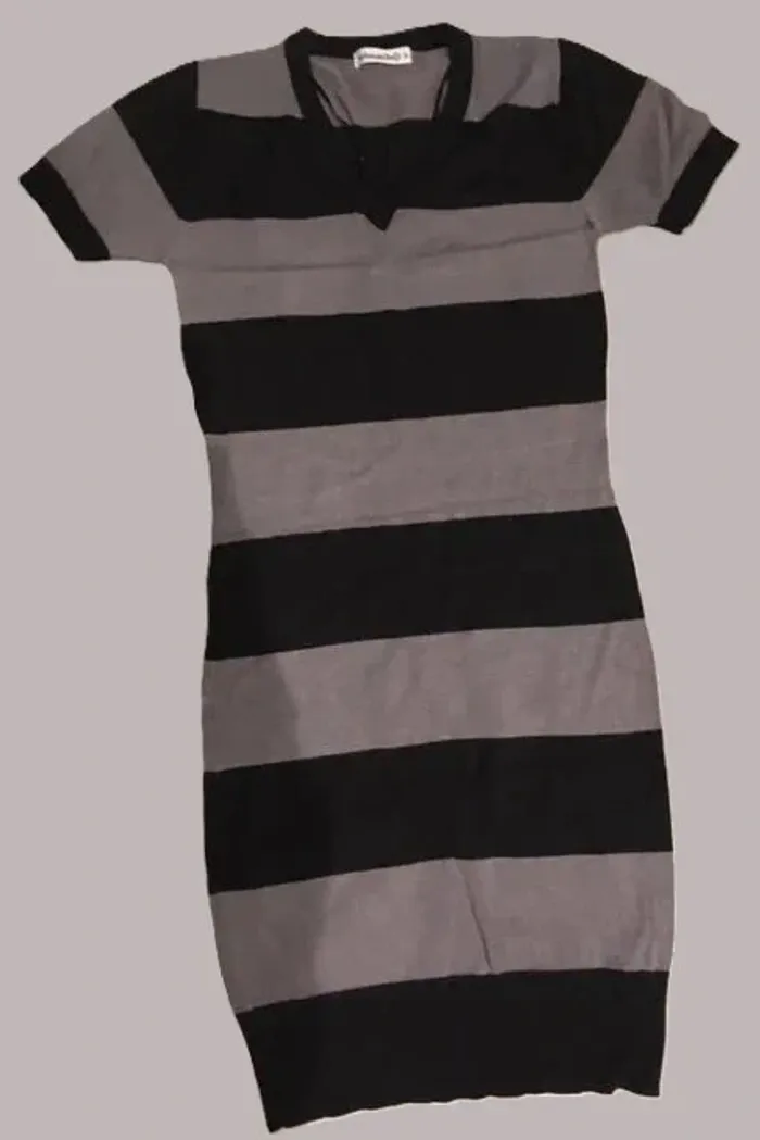 👗 Robe pull long manches courtes – Noir & Gris – Très bon état - photo numéro 3