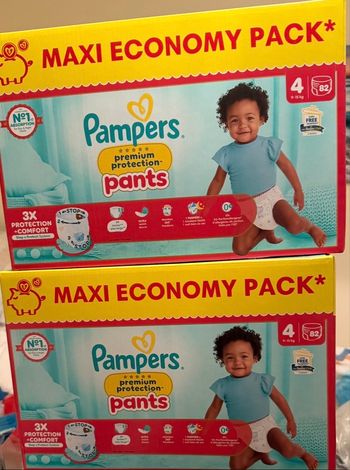 2 cartons couches Pampers Premium protection taille 4 