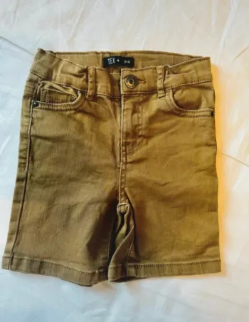 Short neuf