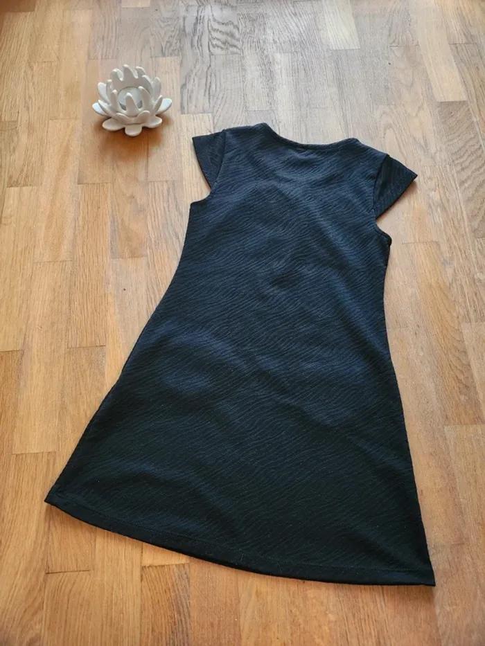 Robe noire - photo numéro 4