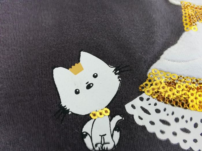 Tee-shirt 👣 taupe, sequins dorés, 6mois - photo numéro 5