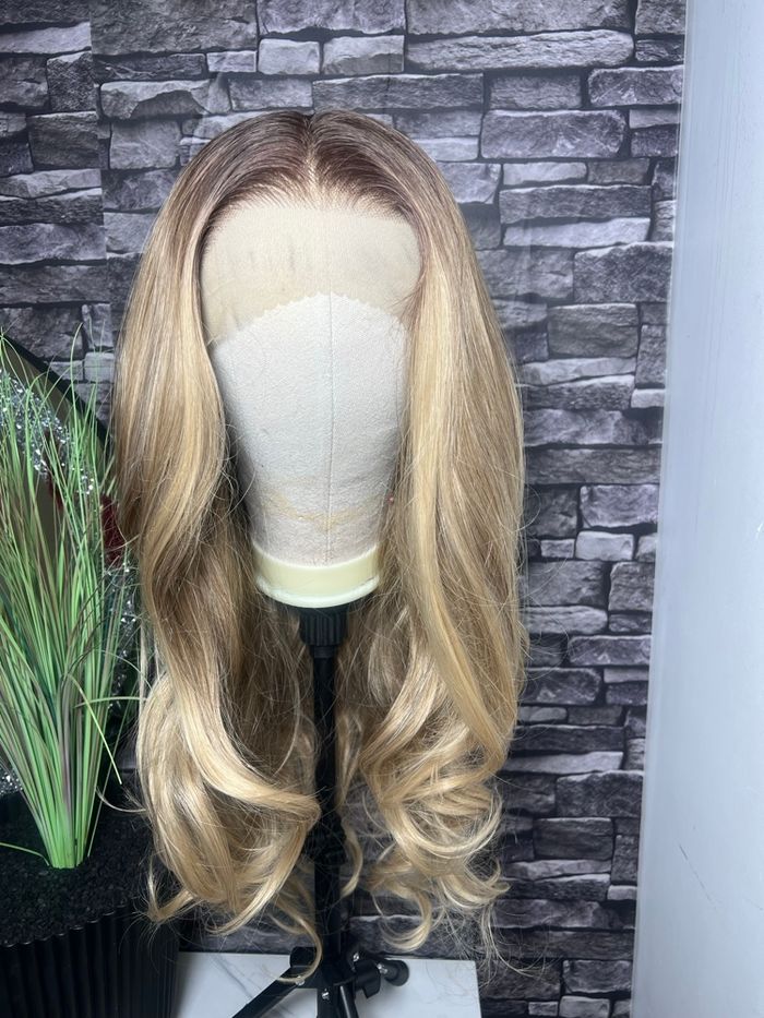 Perruque synthétique haut qualité