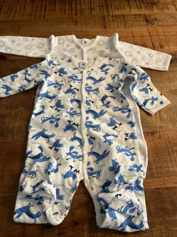 2Pyjamas Petit Bateau Neufs 18mois