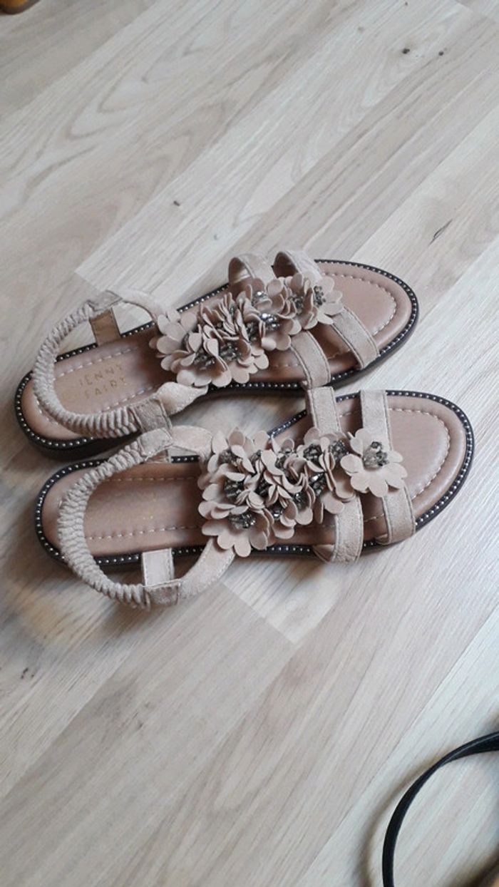 Sandales beige à fleurs strass - photo numéro 2