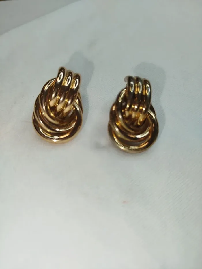 Boucle d'oreille anneaux - Trinity boucles dorée - puces avec fermoirs - photo numéro 9