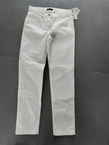 Jeans blanc neuf taille 11-12 ans 5€