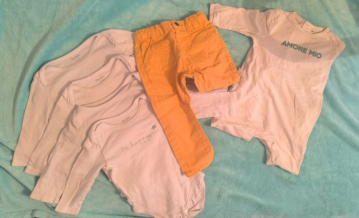Lot vêtements taille 12 mois
