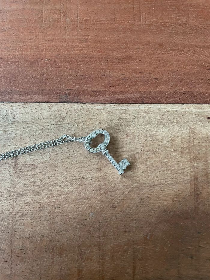 Collier clé Swarovski - photo numéro 3