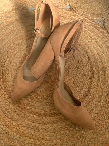 Chaussures beige à talons taille 39