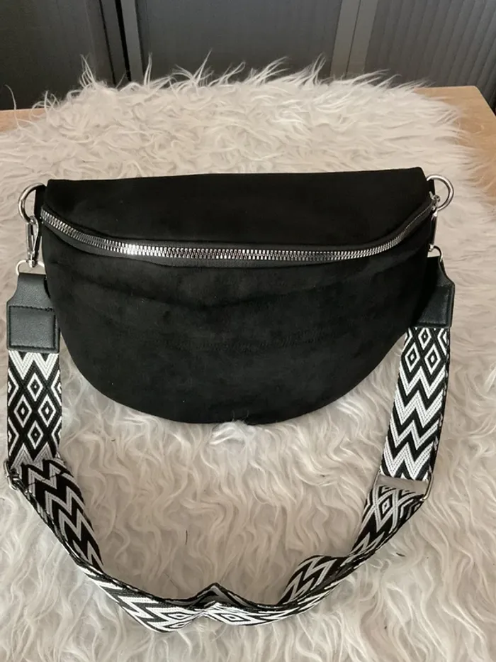 Sac banane en peau de pêche neuve - photo numéro 2