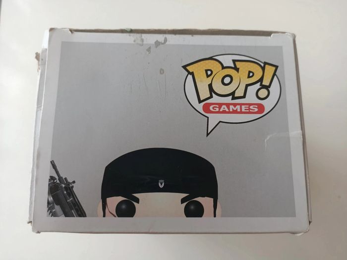 Figurine Funko pop games gears of war n°112 Marcus Fenix - photo numéro 6