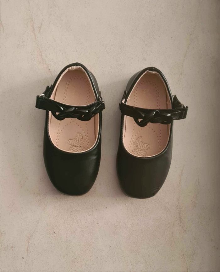 Chaussures noires bébé
