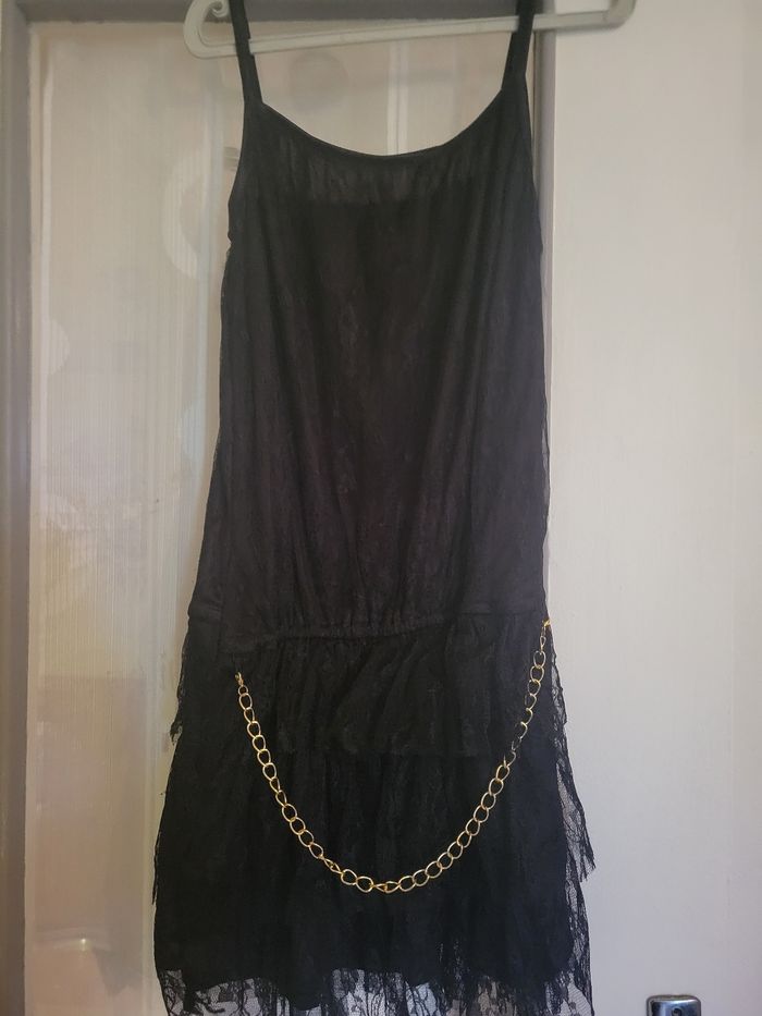 Jolie robe en dentelle longueur 67 cm avec doublure a l'intérieur - photo numéro 2