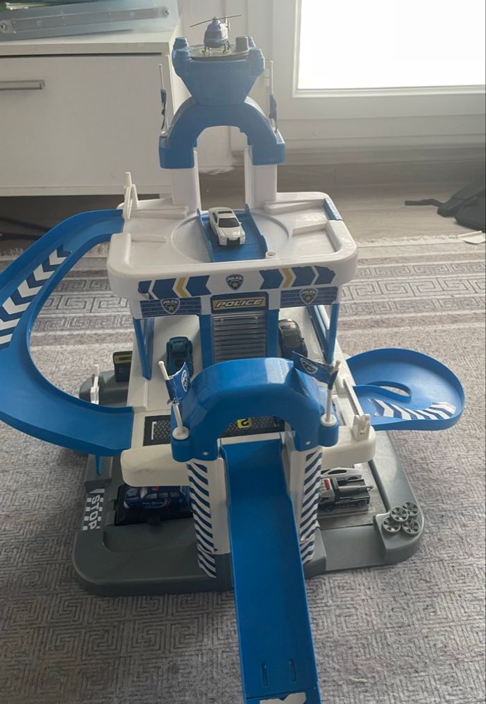 Poste de police - photo numéro 4