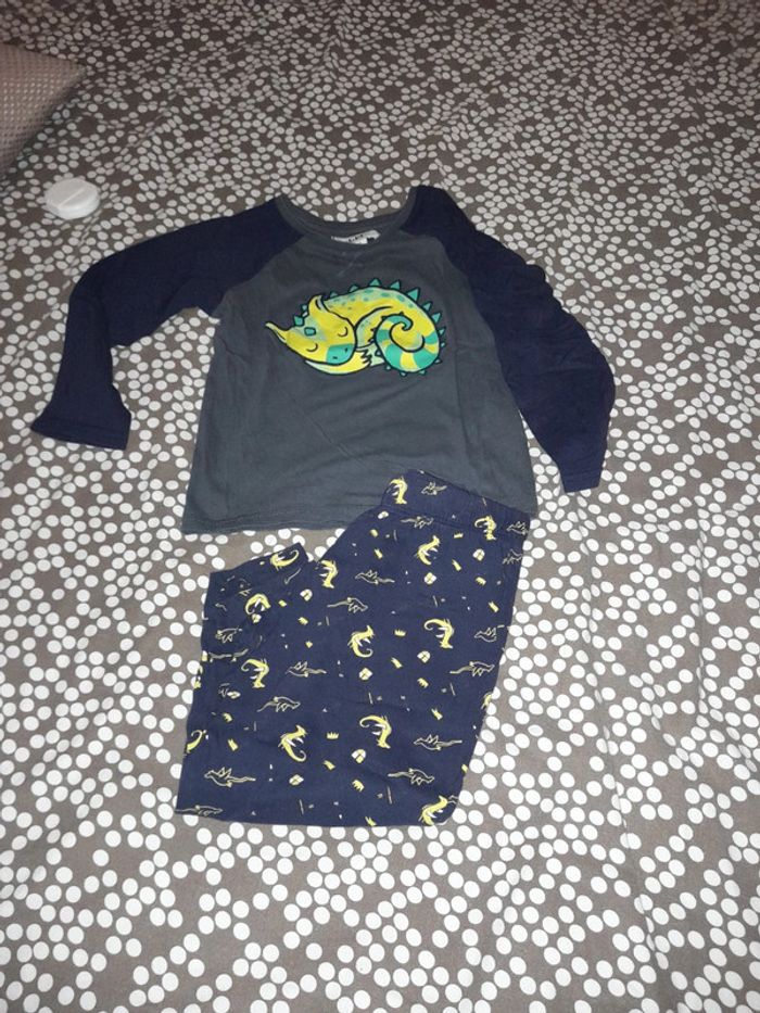 pijama 2/3ans La halle très bon état