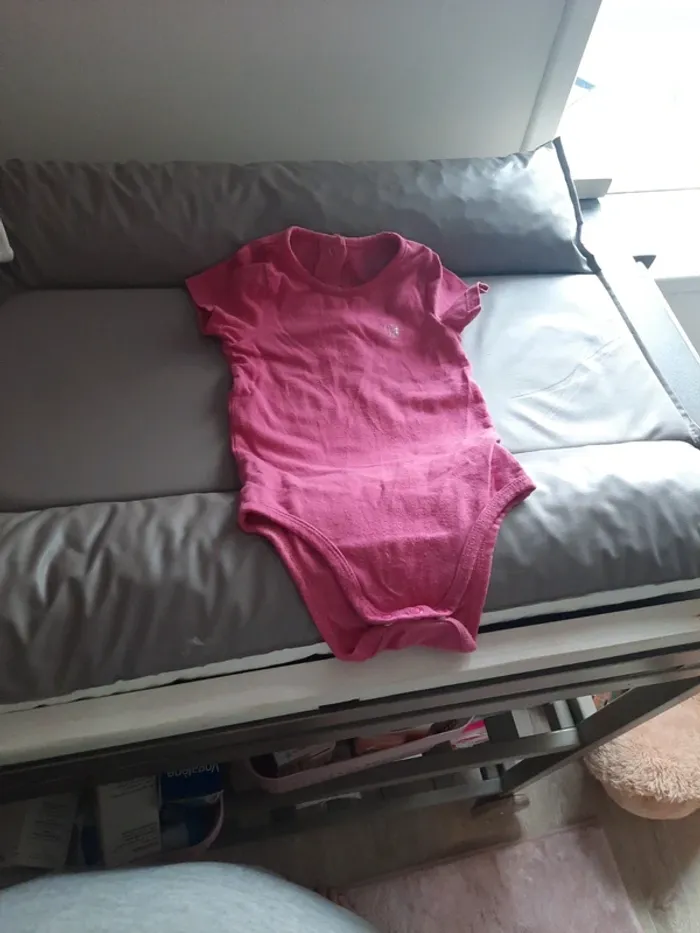 6 bodies manches courtes 18 mois - photo numéro 7