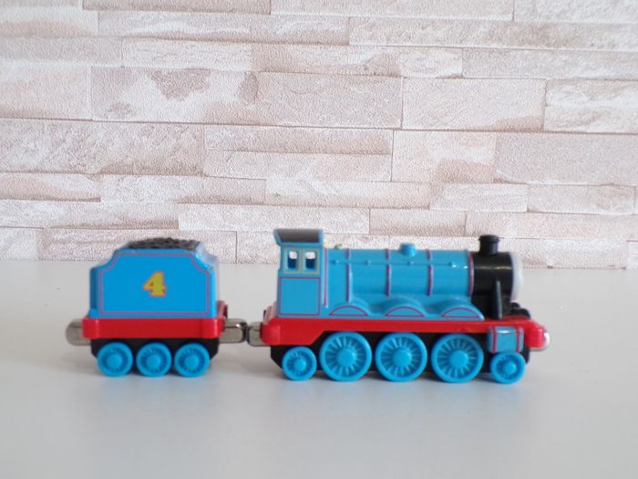 Locomotive - Train - Thomas et ses amis - Gordon (J23) - photo numéro 3