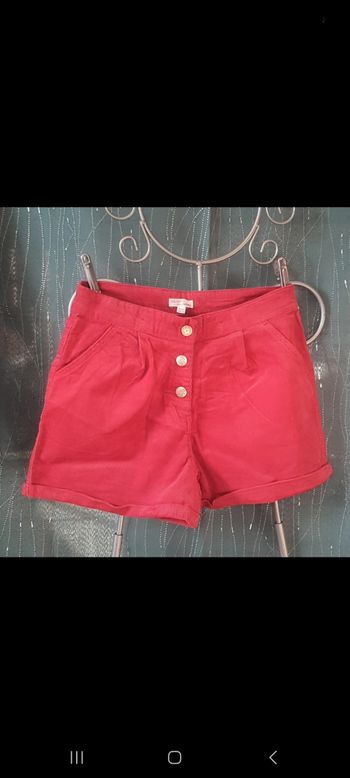Short fille