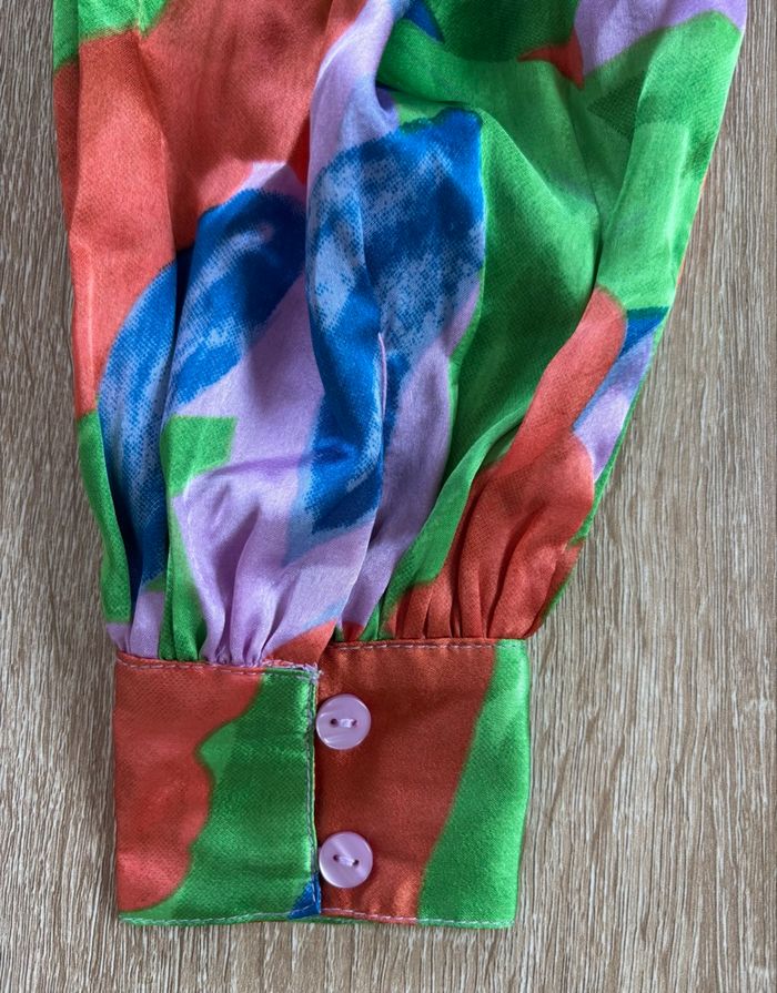 Blouse satiné manches longues multicolore boohoo neuf sans étiquette - photo numéro 5