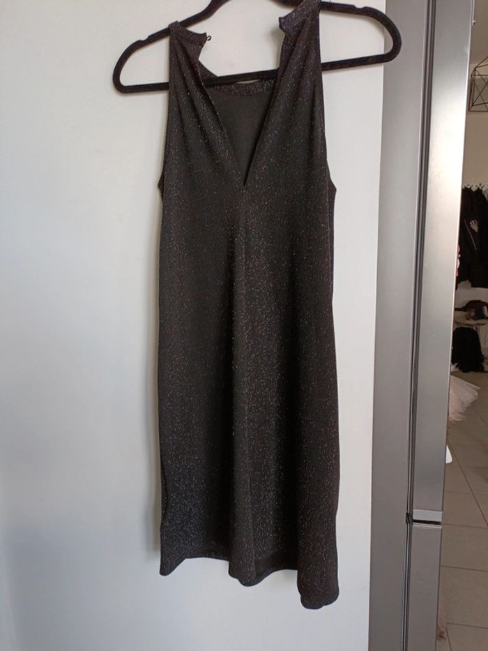 Robe Kiabi scintillante manches courtes midi – Taille 36 - photo numéro 5