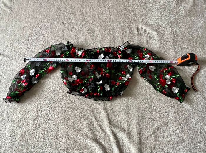 Top transparent à fleurs brodées – taille M