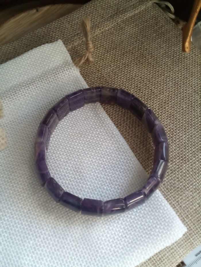 Bracelet en pierres d'améthyste naturelles 💜. - photo numéro 3