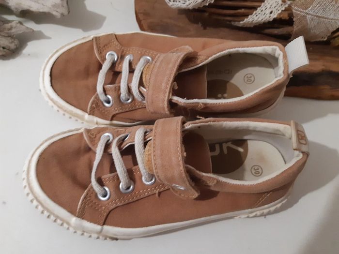Chaussures en toile garçon taille 30 - photo numéro 2