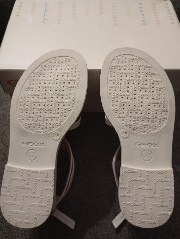 Geox neuves pour fille en taille 28 - photo numéro 8