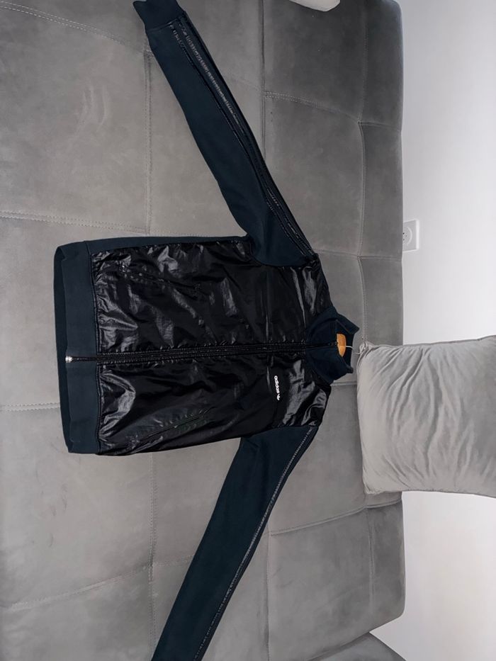 Veste Adidas noire – sport & style réunis - photo numéro 3