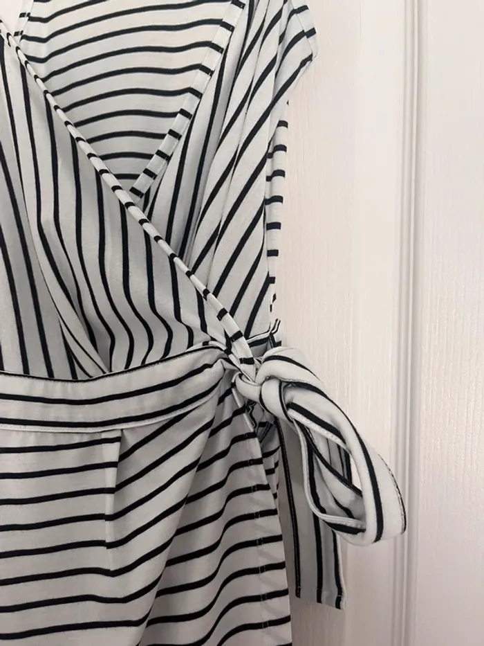 Robe cache coeur Jenniyer blanche et noire - photo numéro 5