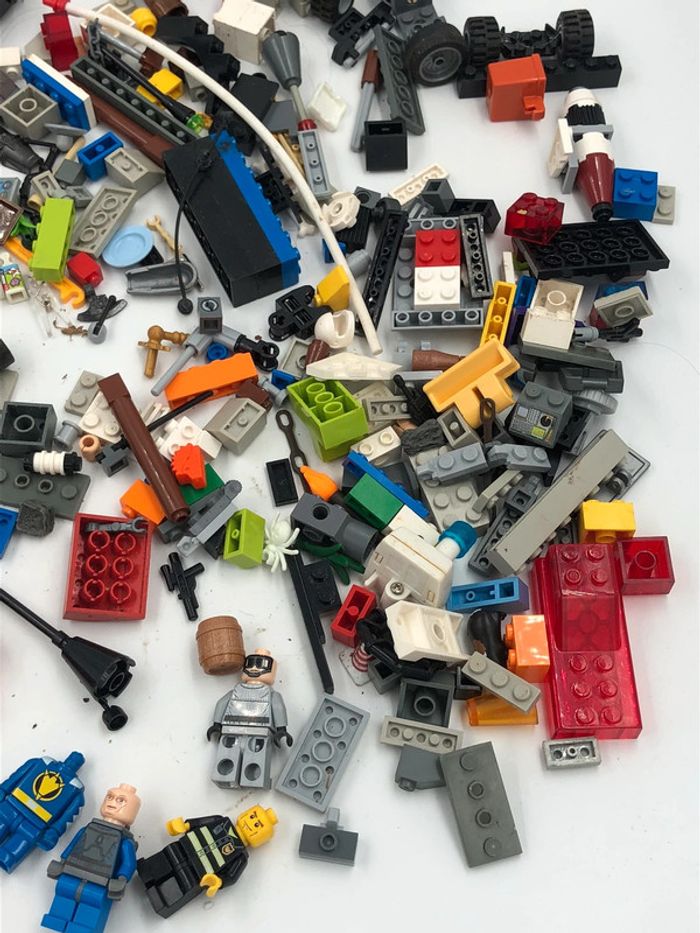 Lot de pièces Lego en vrac City, Star Wars, Bionicle et d’autres - photo numéro 8