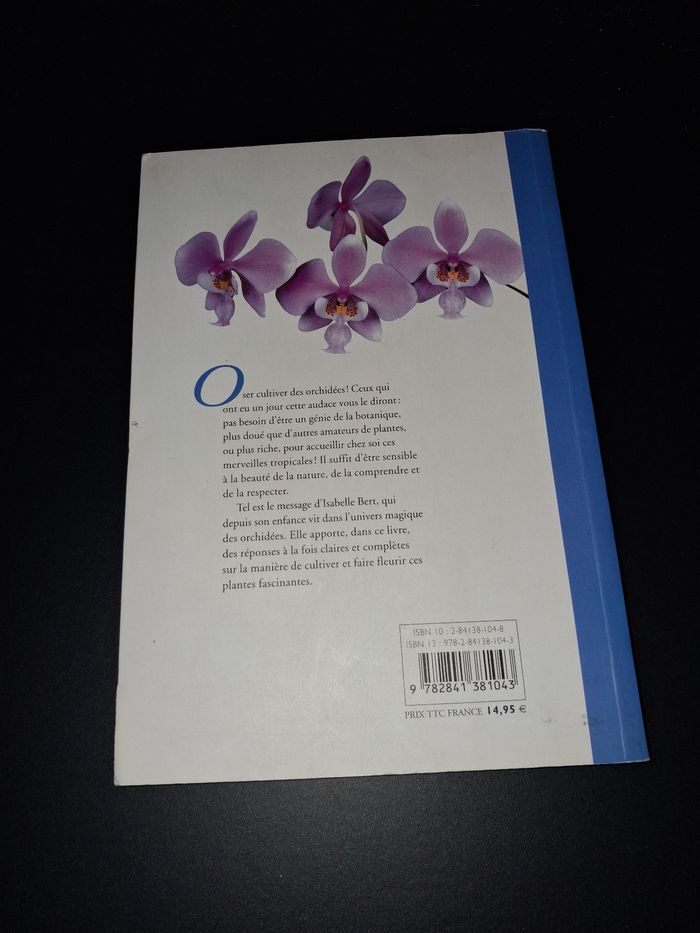Orchidée artificielle avec livre - photo numéro 2
