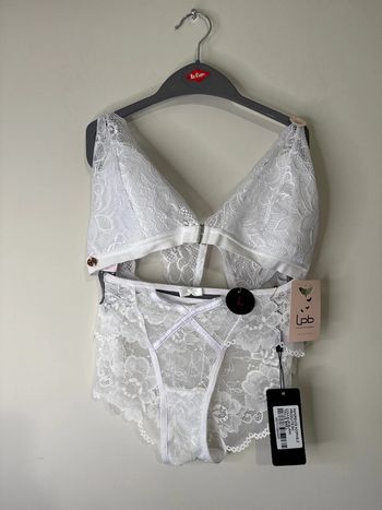🌻👙Magnifique ensemble - taille L- dentelle- neuf avec étiquette