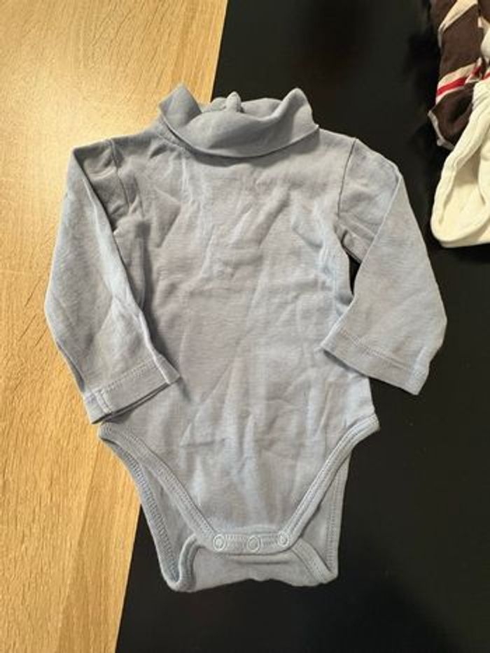 Lot 7 bodies et 2 t-shirt manches longues 6 mois - photo numéro 4