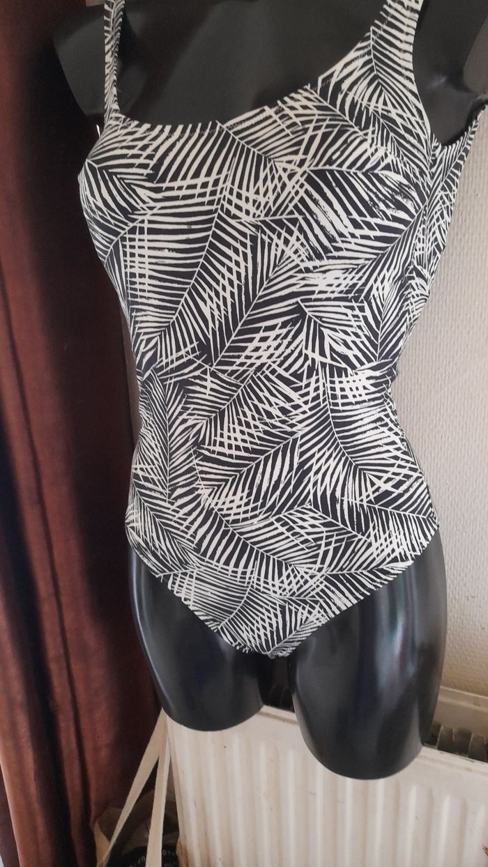 Maillot de bain une pièce - photo numéro 6