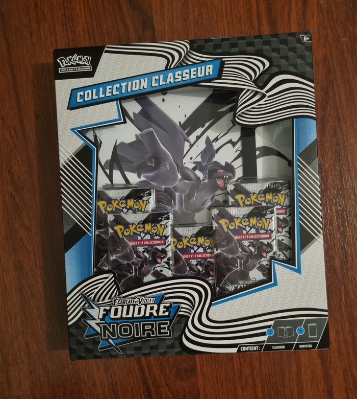 Coffret pokemon classeur Ev10.5 foudre noire