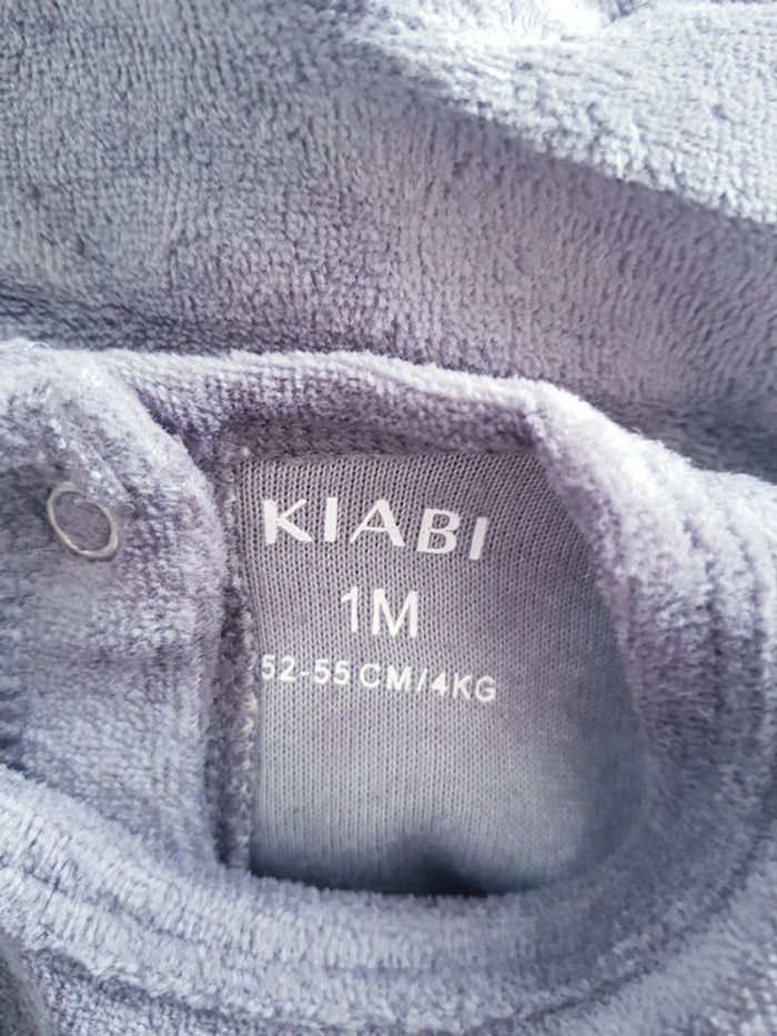 Kiabi - Grenouillère / pyjama une pièce / dors bien en velours - Neuf ! (1 mois) - photo numéro 3