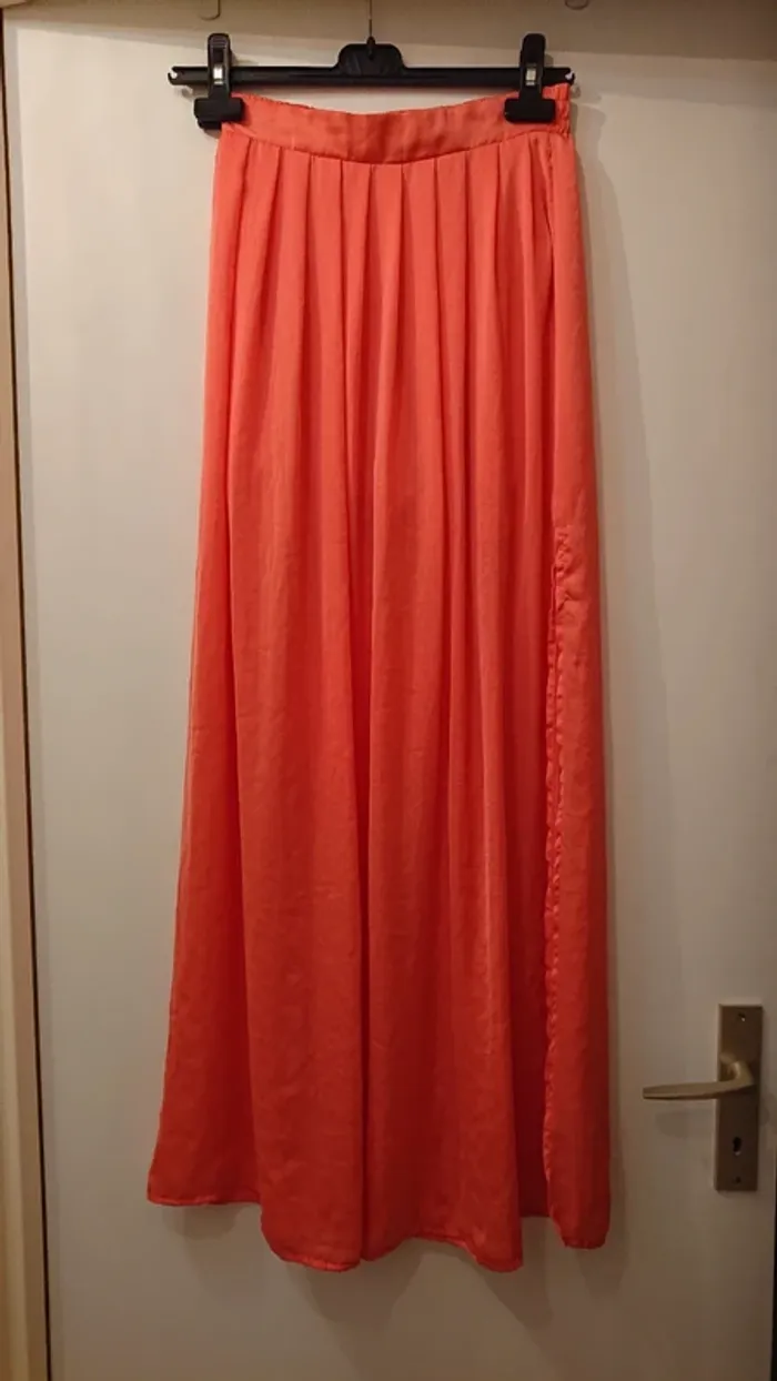 Jupe longue légère corail effet satiné