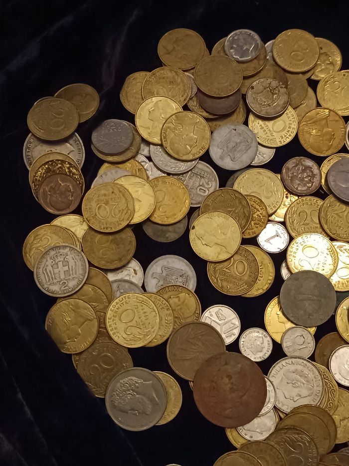 Lot d'anciennes pièces de monnaie française et étrangère - photo numéro 9