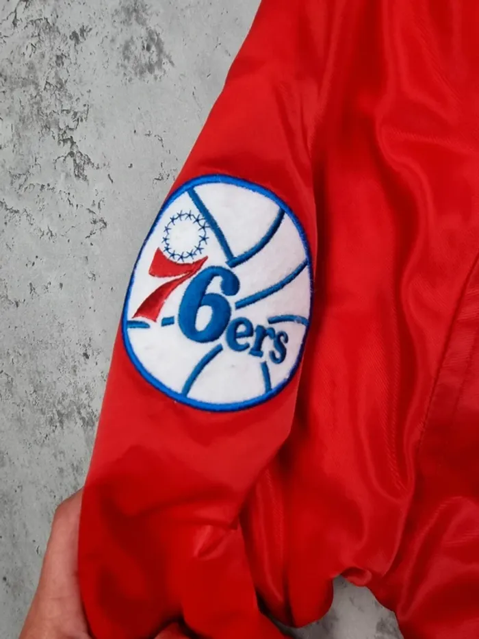 Veste Collège Satinée Rouge Champion Sixers – Taille L Femme (mesures en photos) - photo numéro 4