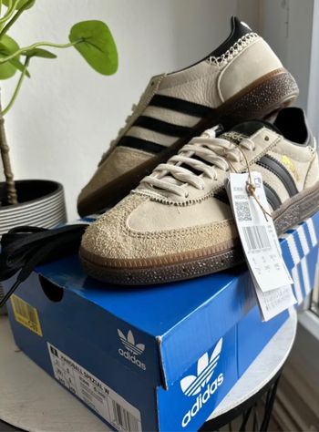 Adidas Spezial - Core Black - Magic Beige