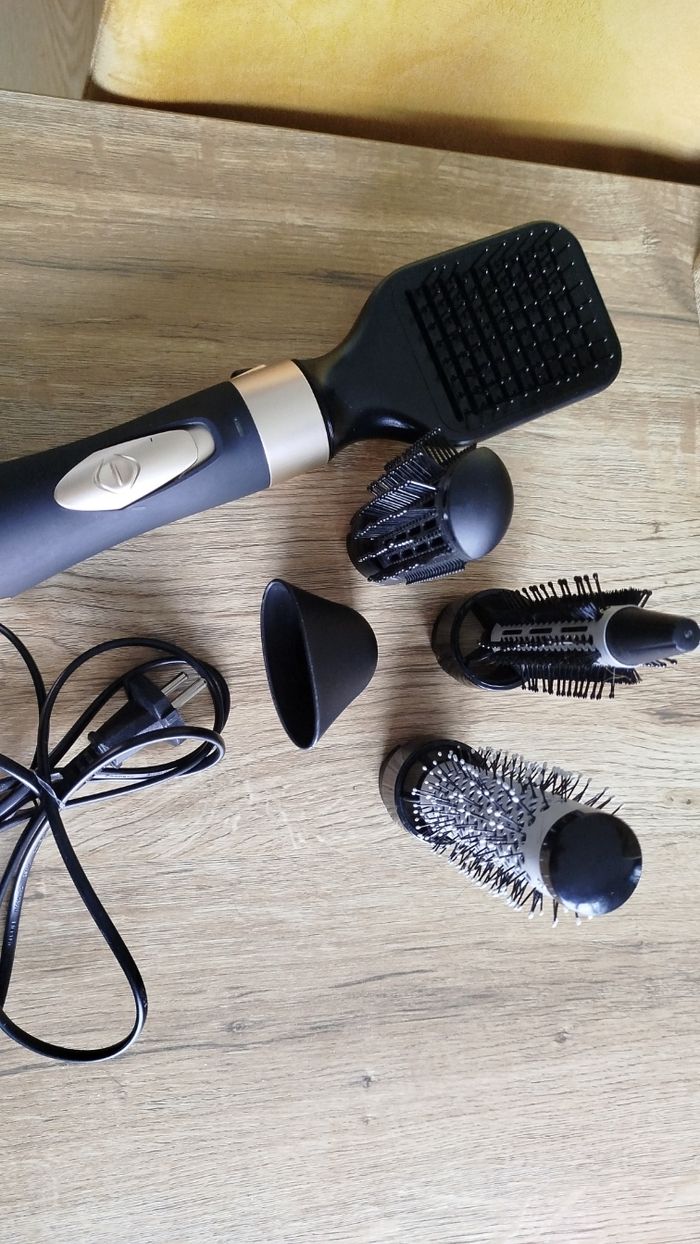 Brosse soufflante et séchante pour brushing - photo numéro 2