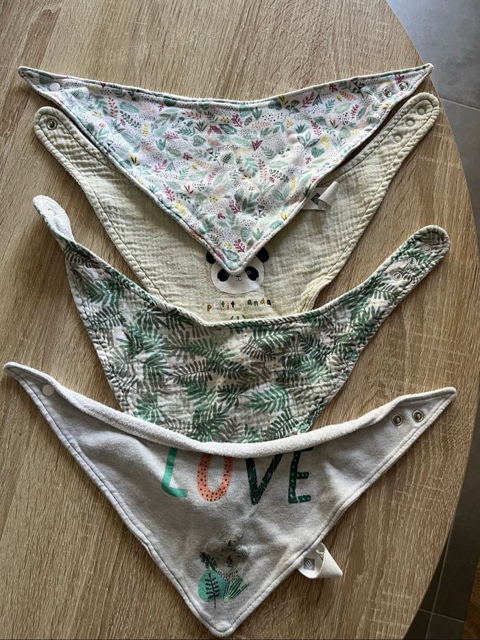 Bavoirs bébé 🍼 – excellent état, très absorbants