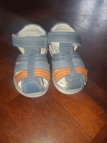 Sandale bébé , taille 19